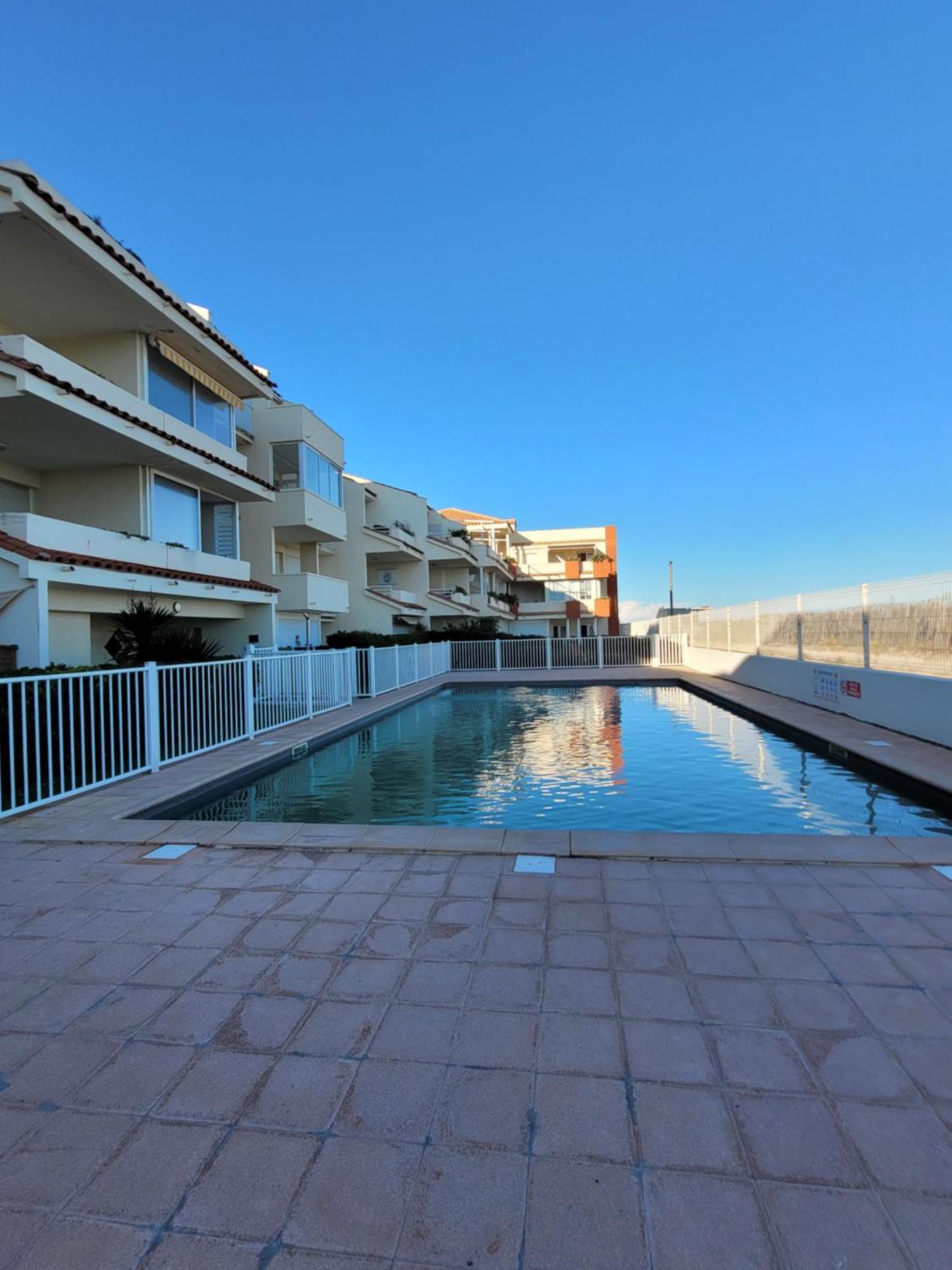 Tahiti Beach, T2 A La Mer, Piscine, Terrasse Et Parking Фронтиньян Экстерьер фото